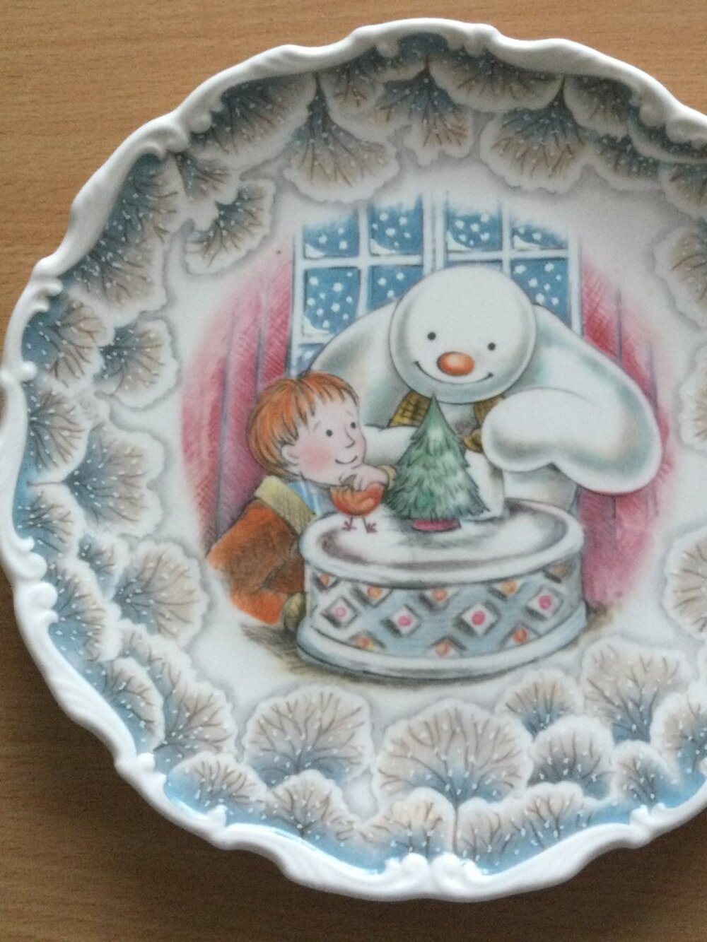 Royal Doulton The Snowman Gift Collection Plate – Snowman Christmas Cake-8 1/4 "